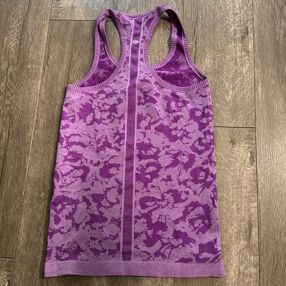 Lululemon Swiftly Tech Racerback
Heathered Tender Violet size 4 - Picture 8 of 8